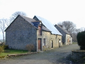 Alignement de maisons et fermes, le Verger (Saint-Léger-des-Prés)