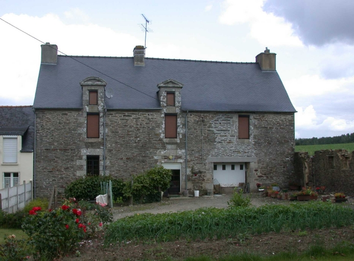 Manoir, 13 rue de Beauséjour (Trévé)