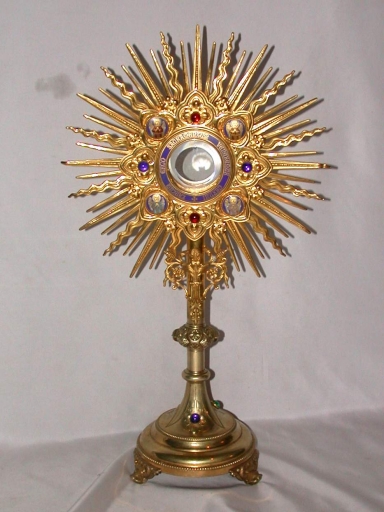 Ostensoir dans sa boîte