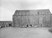 Chapelle d'Hospitaliers du Saint-Esprit, puis caserne Duguesclin, rue du Dr Alexandre Jardin (Auray)