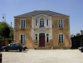 École de filles, actuellement mairie, 27 rue de la Brûlerie (Langon)