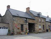 Ferme, rue Philomène (Lieuron)