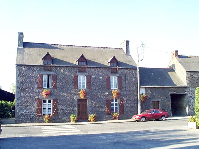 Maison, 3 rue de la Mairie (Roz-Landrieux)