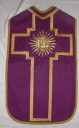 Ornement violet 1 : chasuble, étole, voile de calice