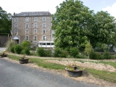 Moulins à blé des Bois, puis moulin à papier, puis minoterie, puis restaurant, actuellement maison (Saint-Jouan-de-l'Isle)