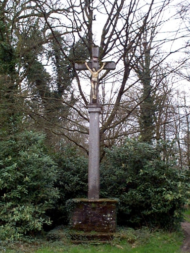 Croix monumentale (Loutehel)