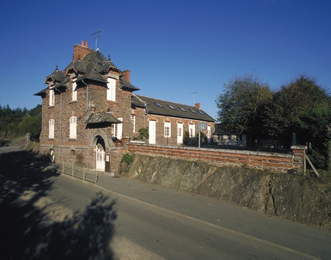 École primaire de garçons (La Chapelle-Bouëxic)