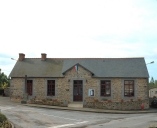 Mairie, écoles et presbytère sur la commune de Lourmais