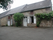 Ferme, rue du Roquet (Romazy)