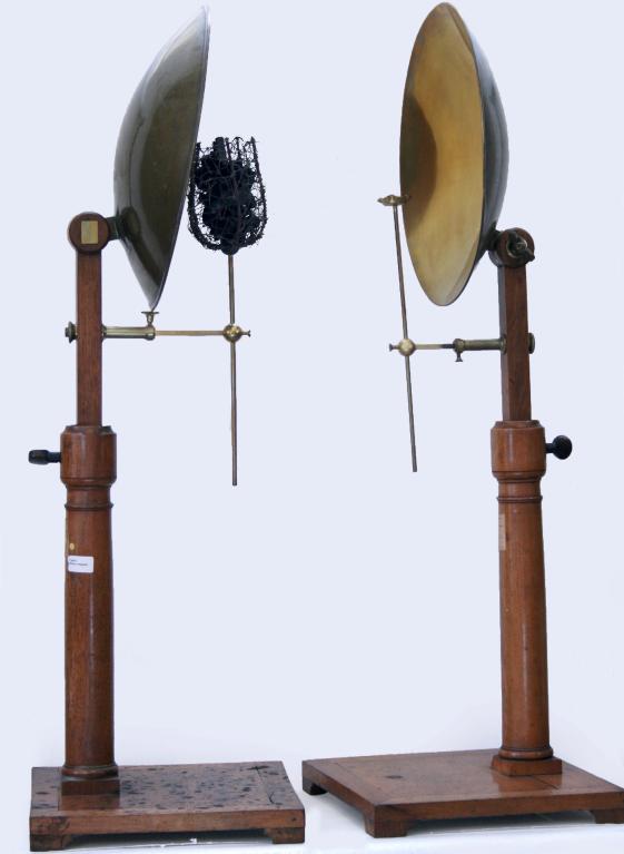 Présentation de la collection d'instruments scientifiques du lycée Émile Zola, Avenue Jean Janvier (Rennes)