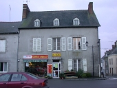 Maison, 15 place de l'Eglise ; rue de Brielles (Le Pertre)