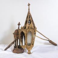 Ensemble de 2 lanternes de procession, basilique Notre-Dame-du-Roncier (Josselin)