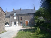 Ensemble de trois maisons, la Baguais (La Ville-ès-Nonais)