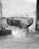 Fonts baptismaux, chapelle Sainte-Croix (Josselin)