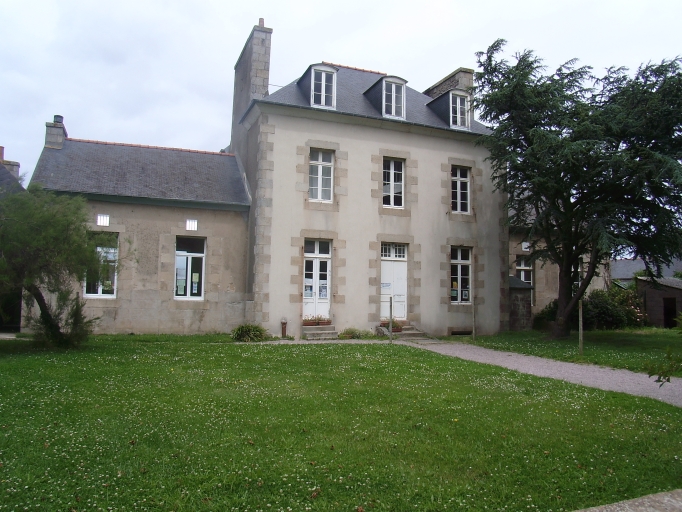 École communale des garçons, actuellement centre de loisirs, rue de la Résistance (Ploubazlanec)