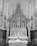 Ensemble style néo-roman (autel, tabernacle, 2 gradins d'autel, retable, 2 autels, 2 tabernacles 2 gradins d'autel, retables (2), exposition), église paroissiale Saint-Eloi (Saint-M'Hervé)