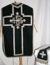 Ornement noir 2 : chasuble, étole, bourse de corporal