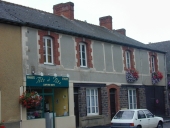 Maison à boutique, 12-14 rue de Montfort (Breteil)