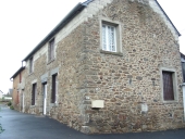 Alignement de maisons, 8 rue des Granges (Miniac-Morvan)