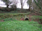 Fontaine de dévotion Saint-Thomas, Tilibrennou (Berrien)