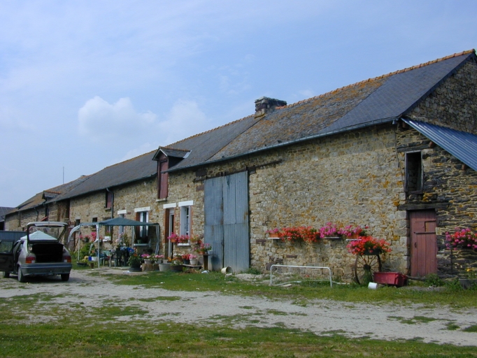 Alignement de deux fermes, la Ridelerais (Maxent)