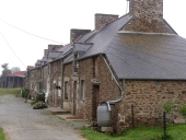 Maisons, alignement de cinq logis, la Mouchais (Créhen)
