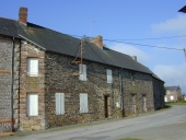 Ancienne ferme (?), rue de la Forêt (Saint-Péran)