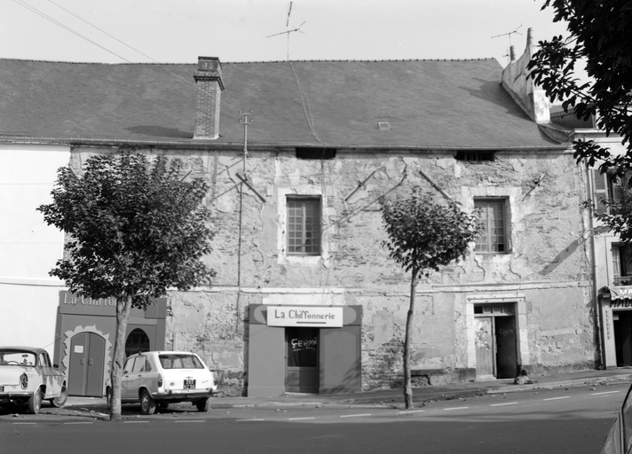 Grenier public, ancien magasin de la Seigneurie, 2 avenue Carnot (Le Palais)
