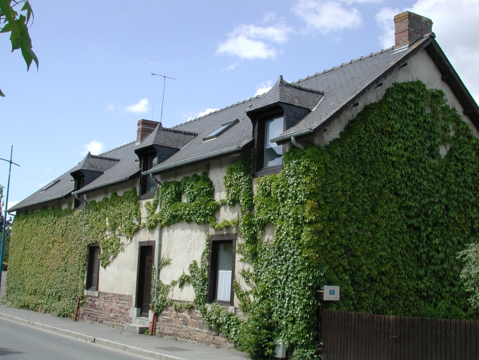 Ferme, 9 rue des Rochers (La Chapelle-Thouarault)