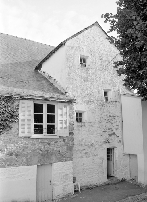 Maison, actuellement école maternelle, Rue Saint-Sauveur (Auray)