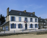 Mairie, écoles, monuments aux morts et cimetière sur la commune de Saint-Benoît-des-Ondes