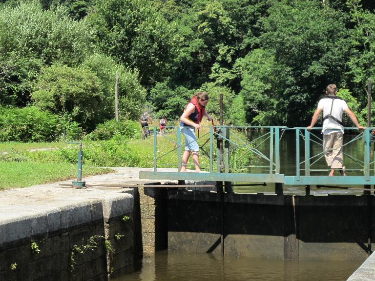 Ouverture d'un vantail à l'écluse de La Couarde