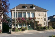 Presbytère, mairie, écoles et hôpitaux sur la commune de La Bouëxière