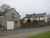 Presbytère, actuellement alignement de deux maisons, 12 rue de l'Ecole (Chasné-sur-Illet)