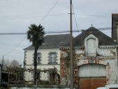 Maison de notable, 2-4 square Albert Tostivint (Tinténiac)