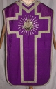 Ornement violet : chasuble, manipule