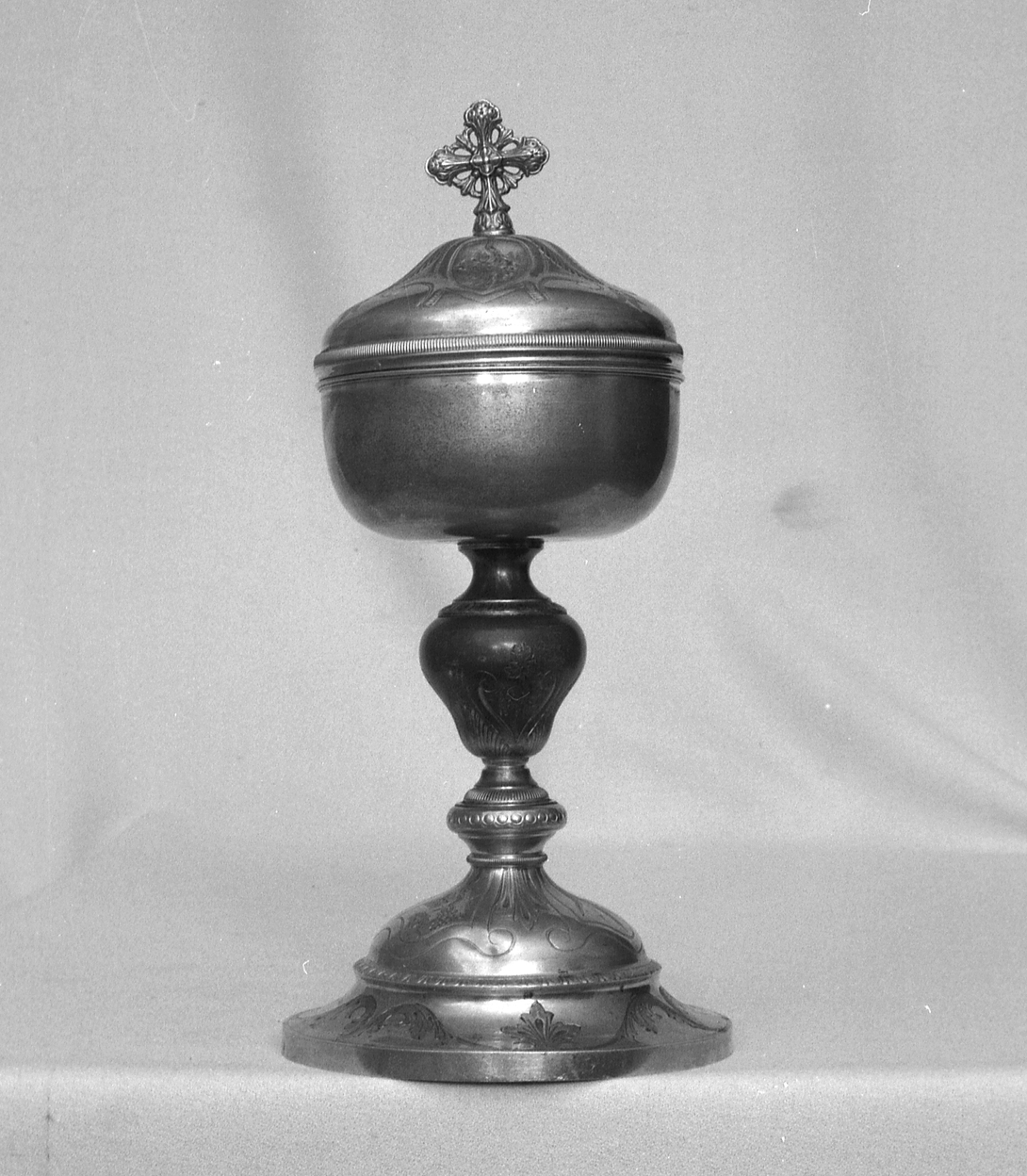 Ciboire (3), église paroissiale Saint-Pierre, Saint-Paul (Neulliac)