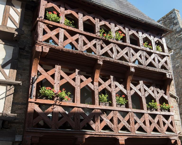 Maison à pan de bois, 12 rue Colvestre (Tréguier)