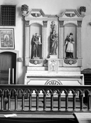 Autel, retable, tabernacle, gradins d'autel (2), (autel secondaire, autel tombeau, retable architecturé), église paroissiale Saint-Pierre, Saint-Paul (Malguénac)