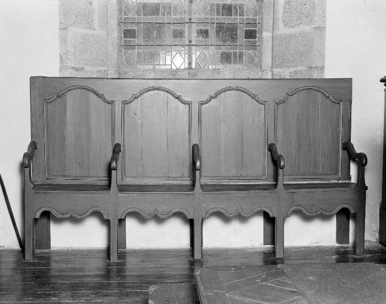 Banc de chœur, ancien prieuré de Lochrist an Izelvet (Plounévez-Lochrist)