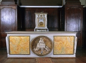 Ensemble du maître-autel (autel, tabernacle, exposition) : Vierge à l'Enfant : Translation de la Santa Casa à Lorette