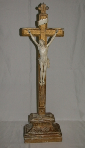Croix : Christ en croix