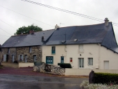 Alignement de trois maisons, Couédouan (Plélan-le-Grand)