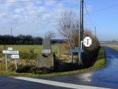 Croix de chemin, près de la Favrie (Torcé)
