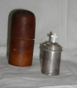 Ampoule aux saintes huiles et boîte