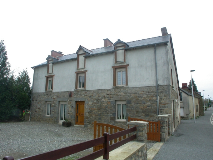 Maison à boutique, la Plouzière (Guipel)