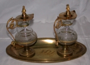 Paire de burettes, leur plateau et leur boîte