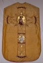 Ornement doré 2 : chasuble, bourse de corporal, étole, manipule, voile de calice