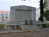 Monument aux morts de la guerre 39-45, rue Henri Le Vezouet (Loudéac)