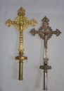 Ensemble de 2 croix de procession